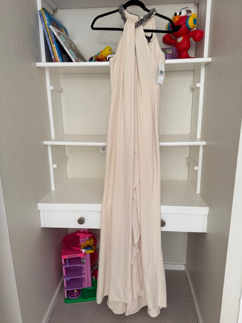 NEW. Carmen Marc Valvo Long Dress
